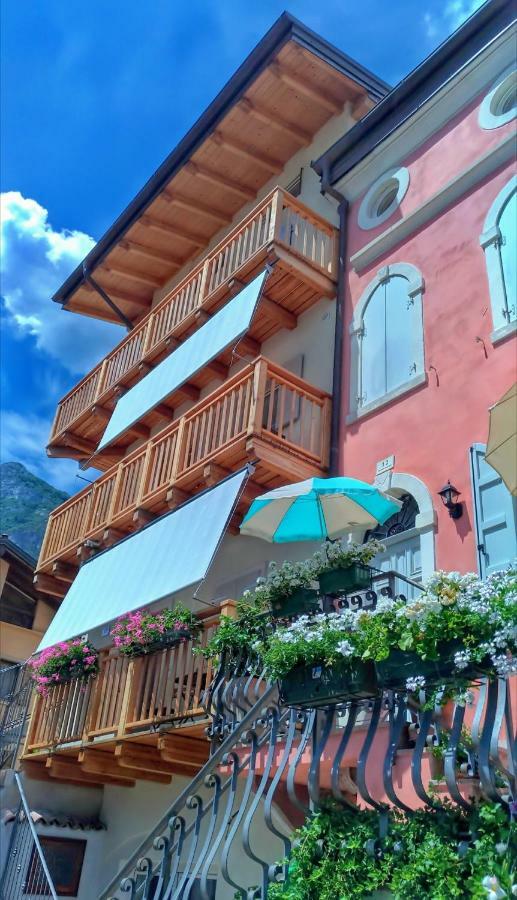Antica Casa Alboletta - Appartamento Frida Kahlo Riva del Garda Dış mekan fotoğraf
